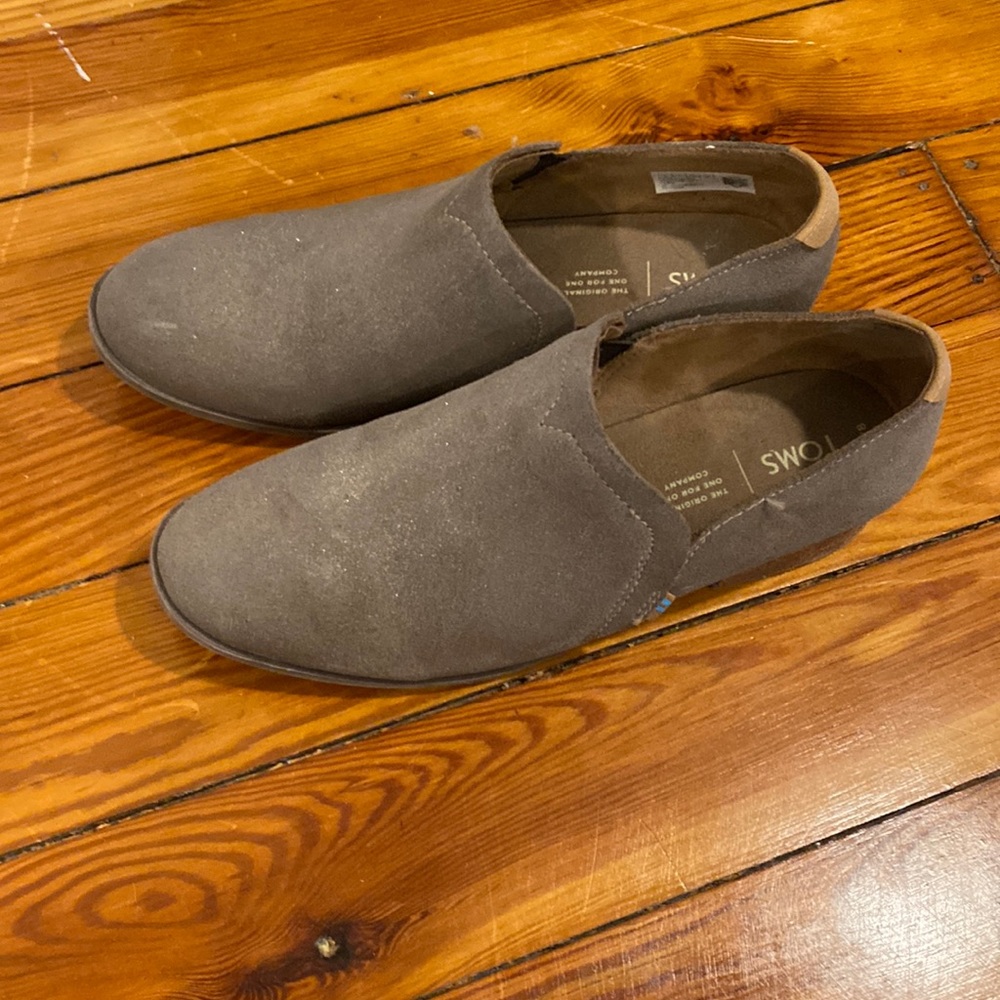 Grey Toms